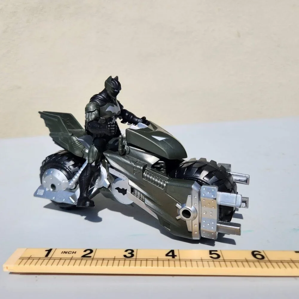 DC Comics Batman Batcycle Batmobile with Action Figure Motorcycle Action Figure